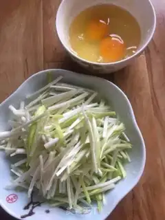 Make Yellow eggs step 1