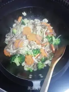 Make Black pepper beef pasta step 11