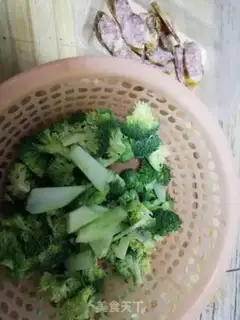 Make Sausage and broccoli step 1