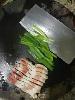 Make Shrimp radish soup step 1