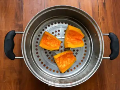 Make Pumpkin rolls step 2