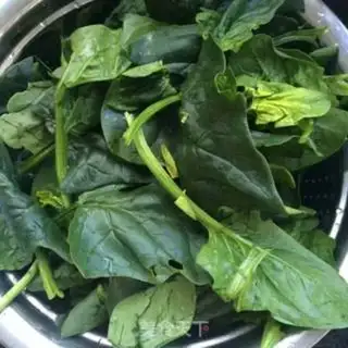 Make Scrambled spinach step 0