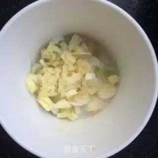 Make Scrambled spinach step 1
