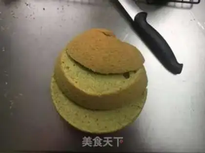 Make Strawberry Tower cake step 8