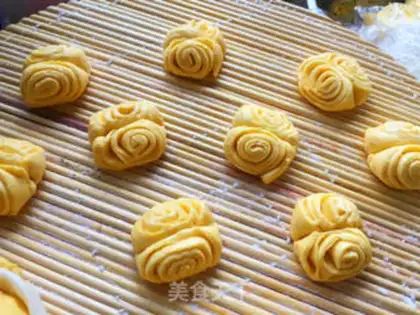Make Pumpkin rolls step 13