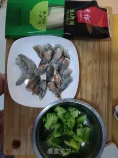 Make Shrimp noodles step 0