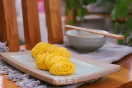 Make Pumpkin rolls step 15