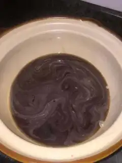 Make A simple handmade glue cake step 3