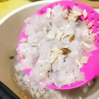 Make Crab-crumb dry noodles step 5