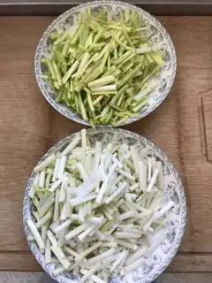 Make Garlic fried eggs step 0