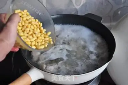 Make Tomato soy and pig hoof step 5