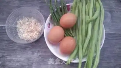 Make Soyato shrimp, fried eggs step 0