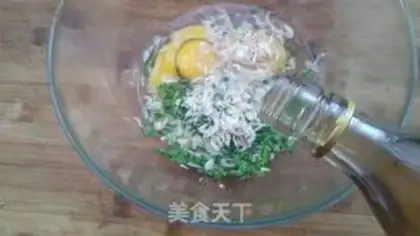 Make Soyato shrimp, fried eggs step 5