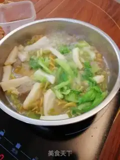Make Three-coloured vegetable noodles for shrimp step 2