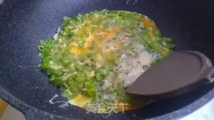 Make Soyato shrimp, fried eggs step 7