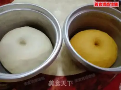 Make Pumpkin double-coloured buns step 1