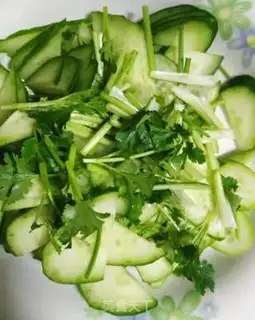 Make The cucumbers guacamole step 6