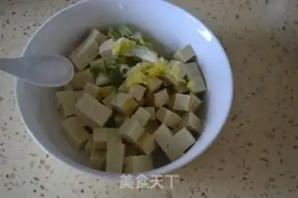 Make Tofu fried eggs step 1