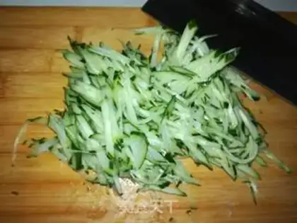 Make The cucumber guacamole step 1