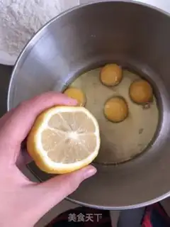Make Eight-inch sponge cake step 1