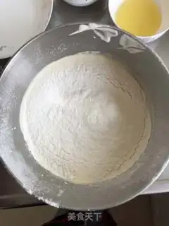 Make Eight-inch sponge cake step 4