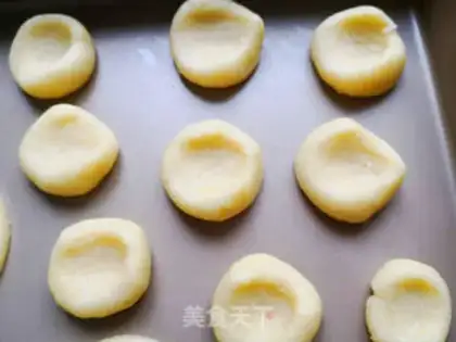 Make Spider crackers step 3