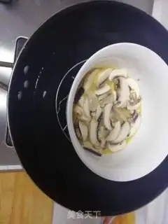 Make Goose eggs steam mushrooms step 3