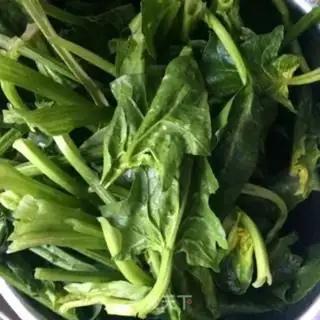 Make Spinach fried eggs step 1