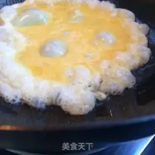Make Spinach fried eggs step 3