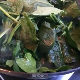 Make Spinach fried eggs step 4