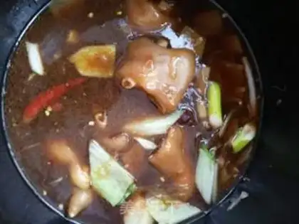 Make Piggy hands with sauce step 5