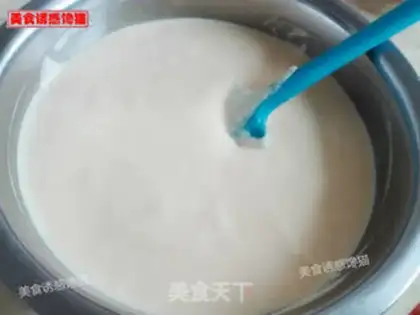 Make Red-tree cake roll step 4
