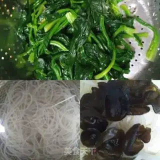 Make A spinach egg bun step 2