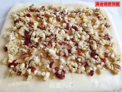 Make Red-tree cake roll step 7