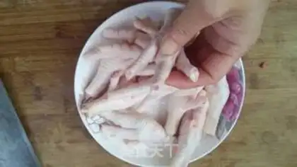 Make Favorite chicken claws step 1
