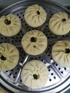 Make A spinach egg bun step 9