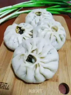 Make A spinach egg bun step 10