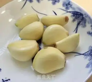 Make Garlic spinach step 1