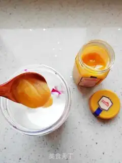 Make A honey shake of flamingo fruit step 2