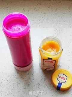 Make A honey shake of flamingo fruit step 4
