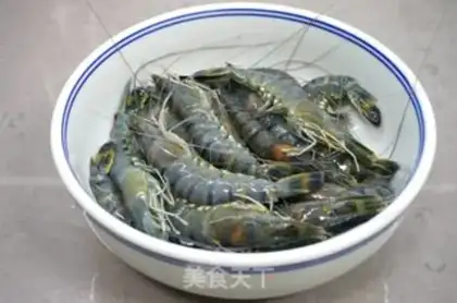 Make Red burns the black tiger shrimp step 0