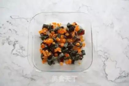 Make Three-coloured eggs step 2