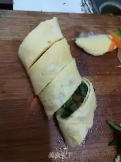 Make Eggskin vegetable rolls step 7