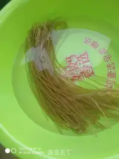 Make A cabbage fan with hot potballs step 2