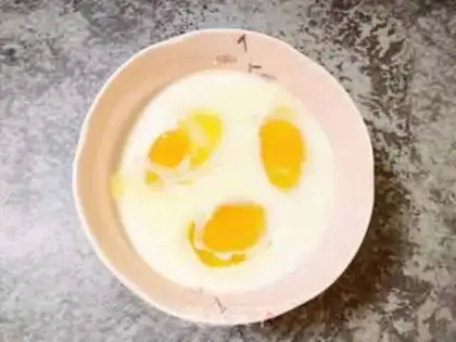 Make Milk egg pudding step 1