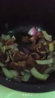 Make Red roasted cow rice step 3