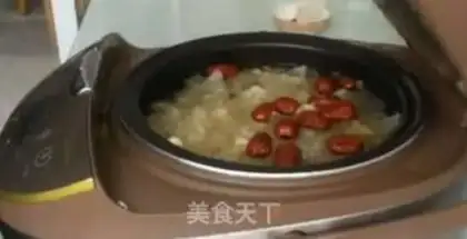 Make Silver Ear Lotus soup step 3