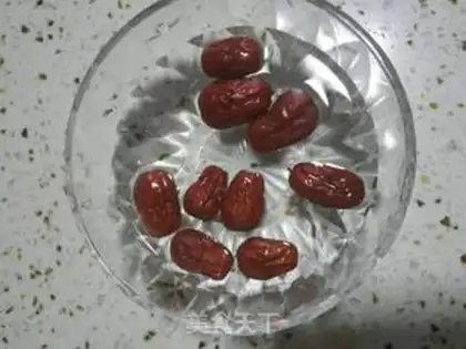 Make Red dates, black bean soy sauce step 2
