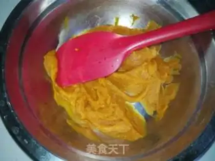 Make Pumpkin black-smelt step 1