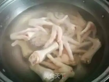 Make Peanut rice for chicken claws step 1